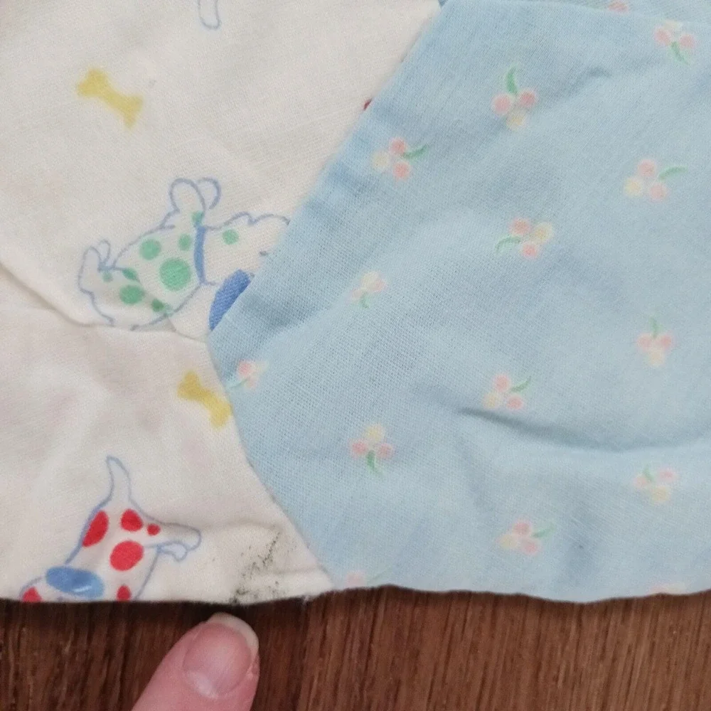 Vtg Handmade Hexagon Patchwork Quilt Top‎ Nursery Pastel Teddy Bear Bunny 30x52
